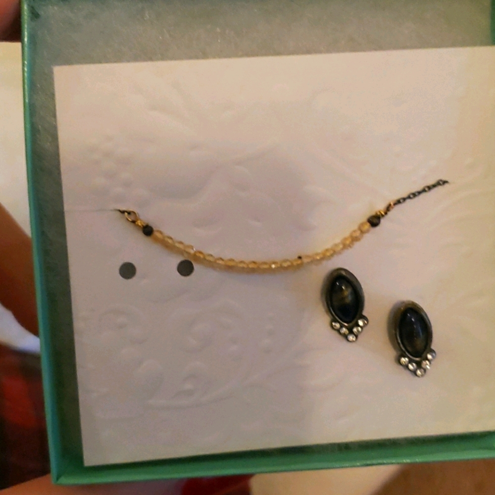 Citrine bead and Carbonite neck with earrings